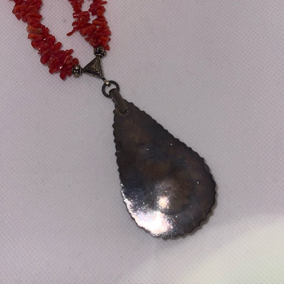 Shell Necklace - Picture 4 of 4